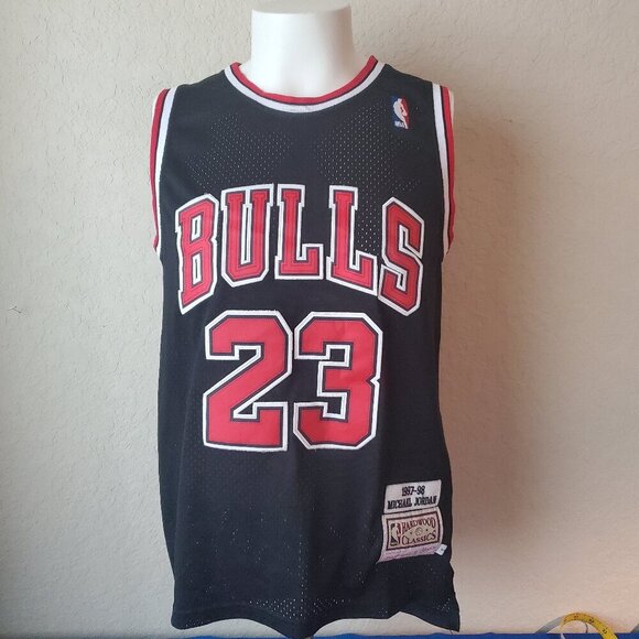 Men's Chicago Bulls Michael Jordan Mitchell & Ness Black 1997/98 Hardwood - Picture 1 of 8